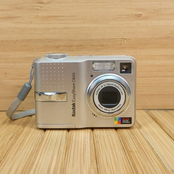 Kodak EasyShare C643 6.1MP 3X Optical Zoom Digital Camera (silver) - Picture 2 of 8